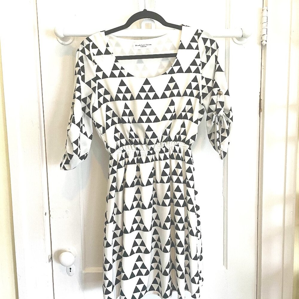 Women's Peach Love Cream California Geometric Print Dress | Size Small